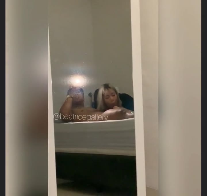 Gallery BEATRICE Cewek Gemoy Mendesah Keras di Entod